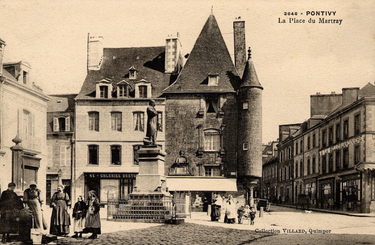 Pontivy. La Place du Martray.
QuimperVillard[ca 1910 ]
2646