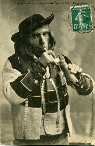 Environs de Pontivy : type de vieux fumeur.
QuimperVillard1908
; 1948