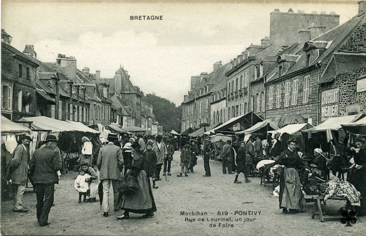 Morbihan : Pontivy. Rue de Lourmel, un jour de Foire.
[S.l.][s.n.].[1905]-[1915]
; 619