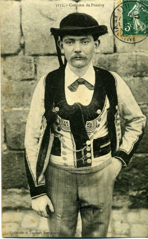 Costume de Pontivy.
Port-LouisLaurent.1905
; 3155