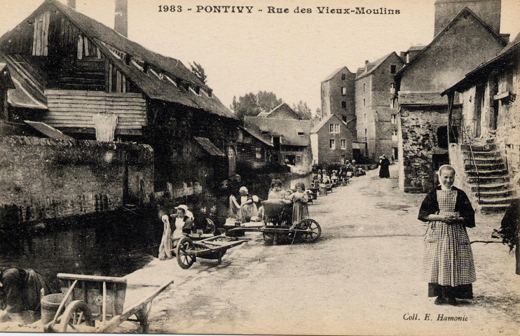 Pontivy . Rue des Vieux Moulins.
Saint-BrieucHamonic[ca 1920 ]
1983