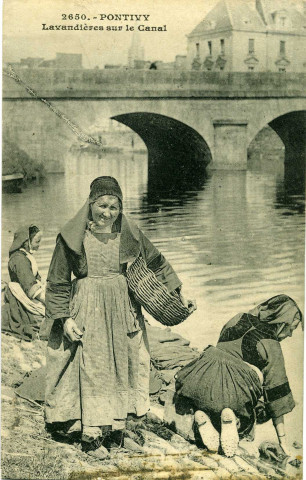Pontivy : lavandières sur le canal.
[S.l.][s.n.][1901]-[1910]
; 2650