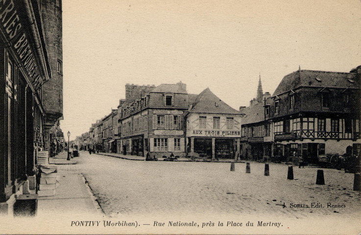 Pontivy (Morbihan) . Rue Nationale, près la Place du Martray.
RennesSorel[ca 1920 ]
 