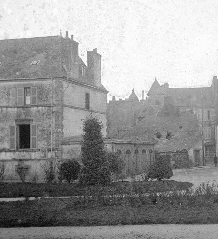 L'école Jules Ferry vue depuis le square Bourdonnaye du Clézio