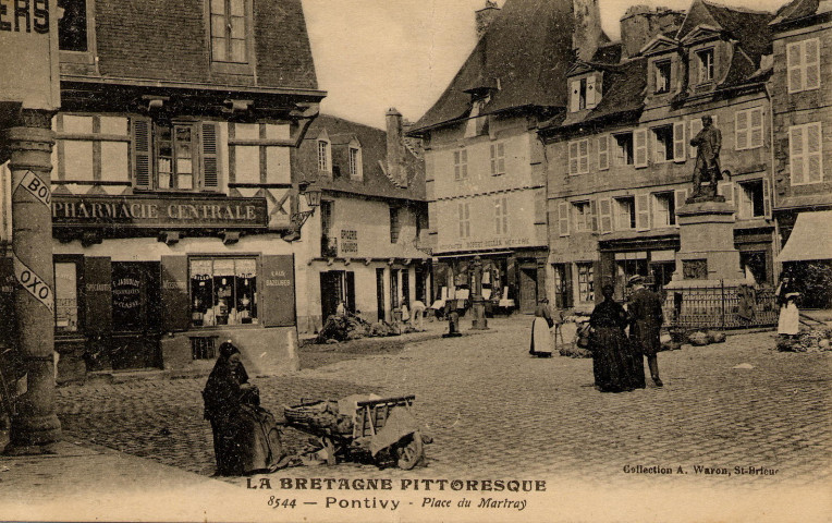 Pontivy. Place du Martray.
Saint-BrieucWaron[1917 ? ]
La Bretagne pittoresque ; 8544