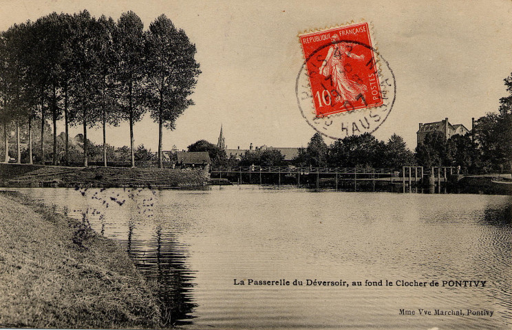 La Passerelle du Déversoir, au fond le Clocher de Pontivy.
PontivyVeuve Marchal[1907 ? ]
 