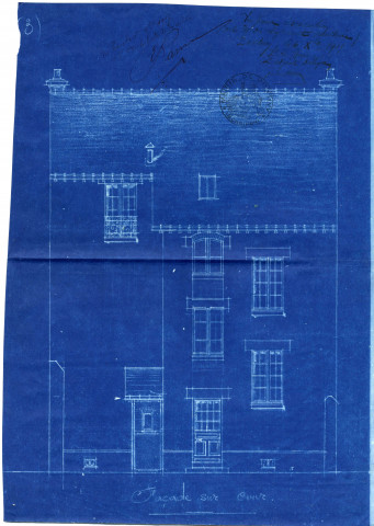 Maison de madame Le Marchand : façade sur rue / Dessin Ramonatxo architecte.- Pontivy 1907.- 1 plan plié : papier bleu ; 27,5 x 36cm.