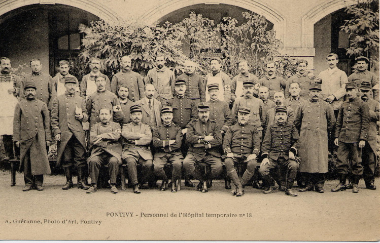 Pontivy. Personnel de l'Hôpital temporaire n° 18.
PontivyGuéranne[entre 1915 et 1918 ]
 