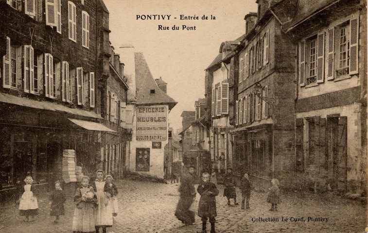 Entrée de la Rue du Pont.
PontivyLe Cunf[ca 1920 ]
 