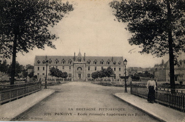 Pontivy. Ecole Primaire Supérieure des Filles.
Saint-BrieucWaron[entre 1920 et 1930 ]
La Bretagne pittoresque ; 2795