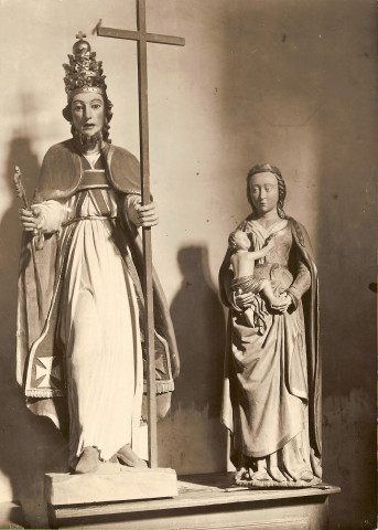 Statues de saint Pierre et de la Vierge à l'enfant dans l'église Saint-Mériadec