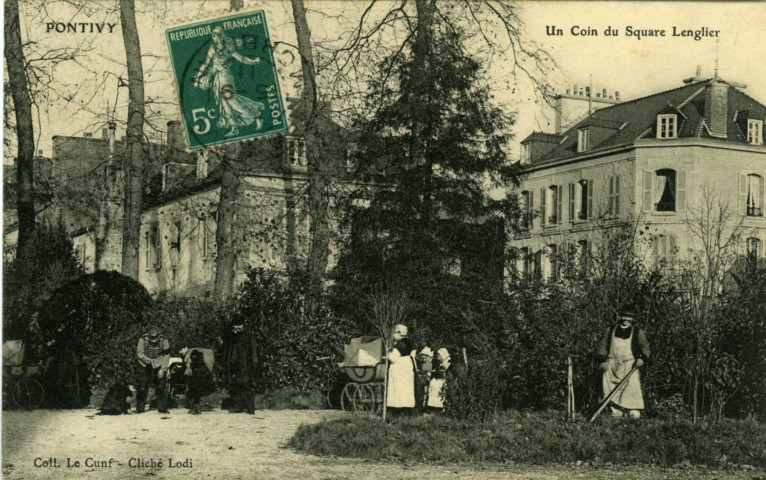 "Un coin du square Lenglier" [Pontivy]Le Cunfv. 1911