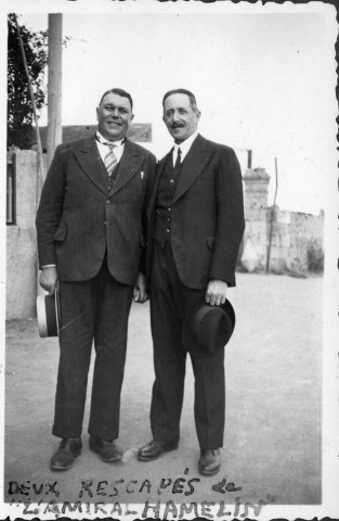 Une photographie de Eugène Frotté avec un autre rescapé du naufrage de l’Amiral Hamelin.