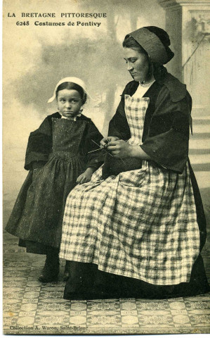 Costumes de Pontivy.
Saint-BrieucWaron1917
La Bretagne pittoresque ; 6248