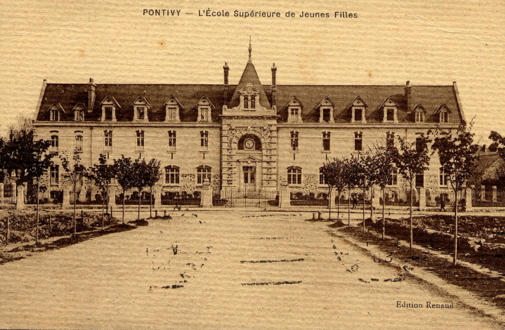 Pontivy . L'Ecole Supérieure de Jeunes Filles.
[S.l.]Renaud[1916 ? ]
 