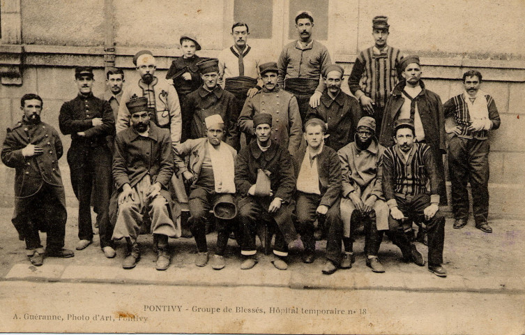 Pontivy. Groupe de Blessés, Hôpital temporaire n° 18.
PontivyGuéranne[ca 1915 ]
 