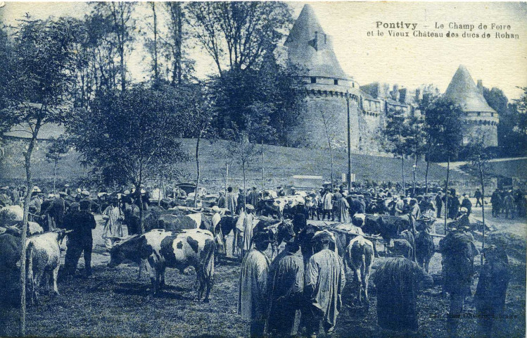 Pontivy : le Champ de Foire et le Vieux Château des ducs de Rohan.
ToulouseOlivieroThiriat et Basuyau1928