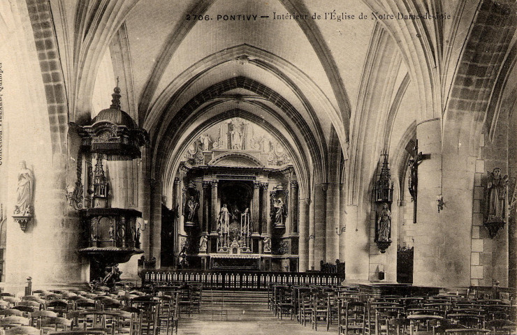 Pontivy. Intérieur de l'Eglise de Notre-Dame-de-Joie.
QuimperVillard[ca 1910 ]
2706
