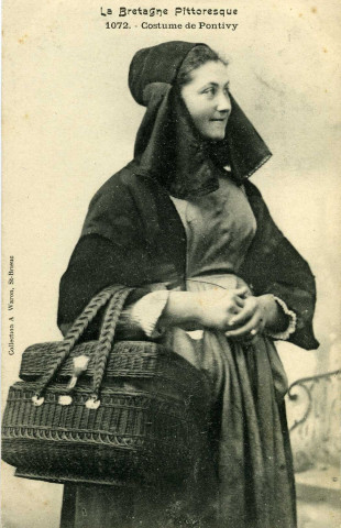 Costume de Pontivy.
Saint-BrieucWaron1906
La Bretagne pittoresque ; 1077